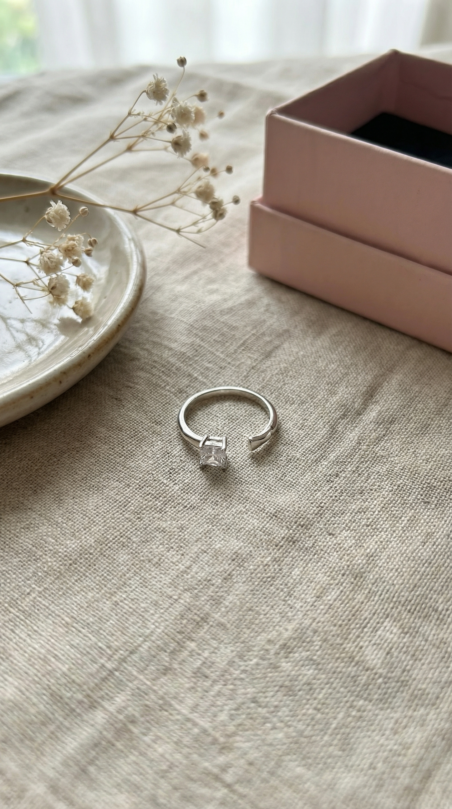 Dual-Stud Diamond Ring (Free Size)
